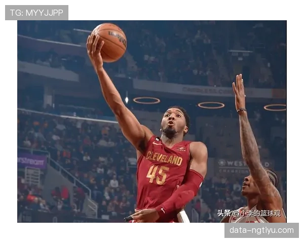 奥斯卡·罗伯特森无球跑动减少，组织核心角色更依赖挡拆主导进攻