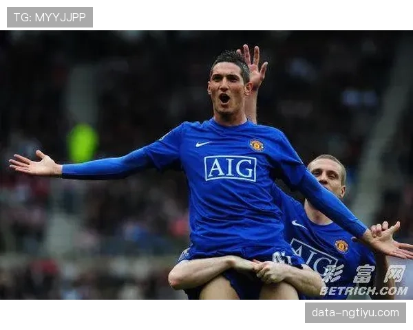 斯科尔斯回撤组织激活进攻，中场调度主导关键战节奏