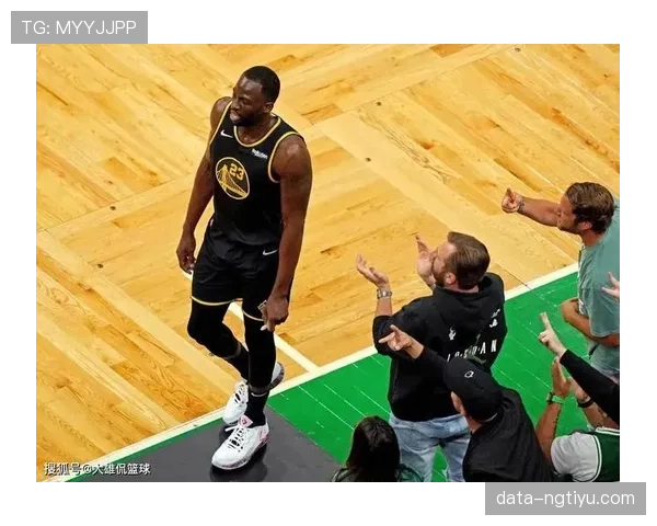 一文讲透防守犯规和进攻犯规的实战区别与判罚要点